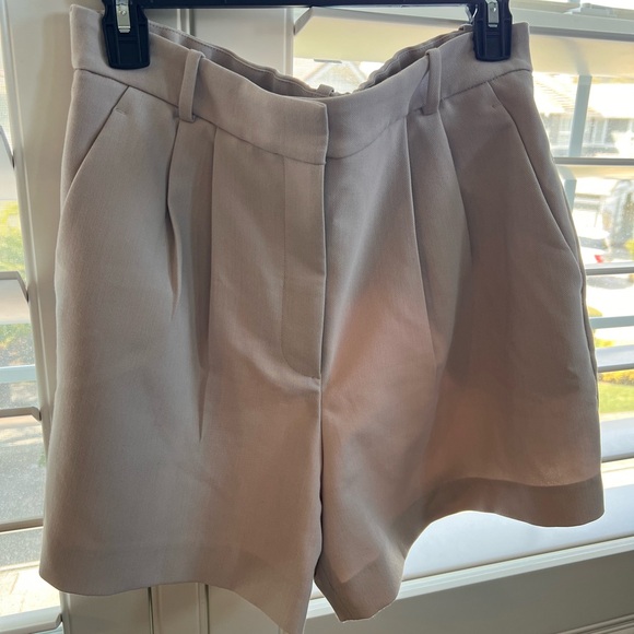 Abercrombie Cream trouser Shorts - Picture 1 of 3